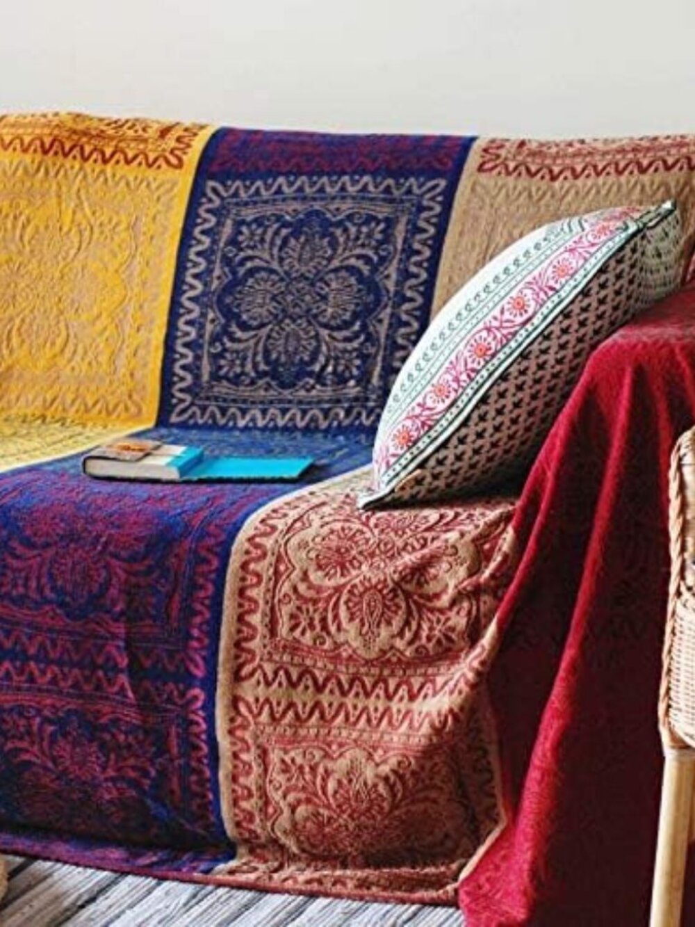 Boho Throw Blanket, Chenille Jacquard Tassels Throw Blankets for Bed Couch Soft